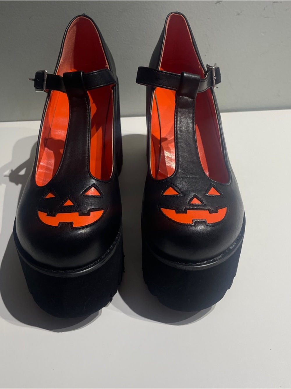 Pumpkin Cutout Platform Mary Janes Shoes  Women’s 9